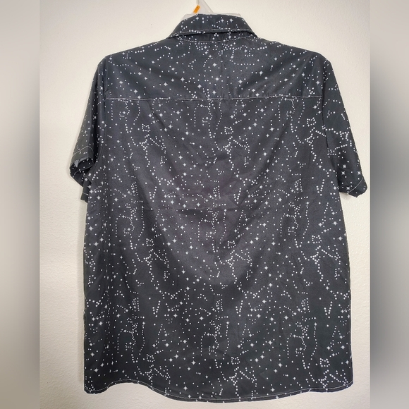 Men's Black Constellation Stars Pattern Black& White Shirt Sz M Short Sleeves - Picture 8 of 9